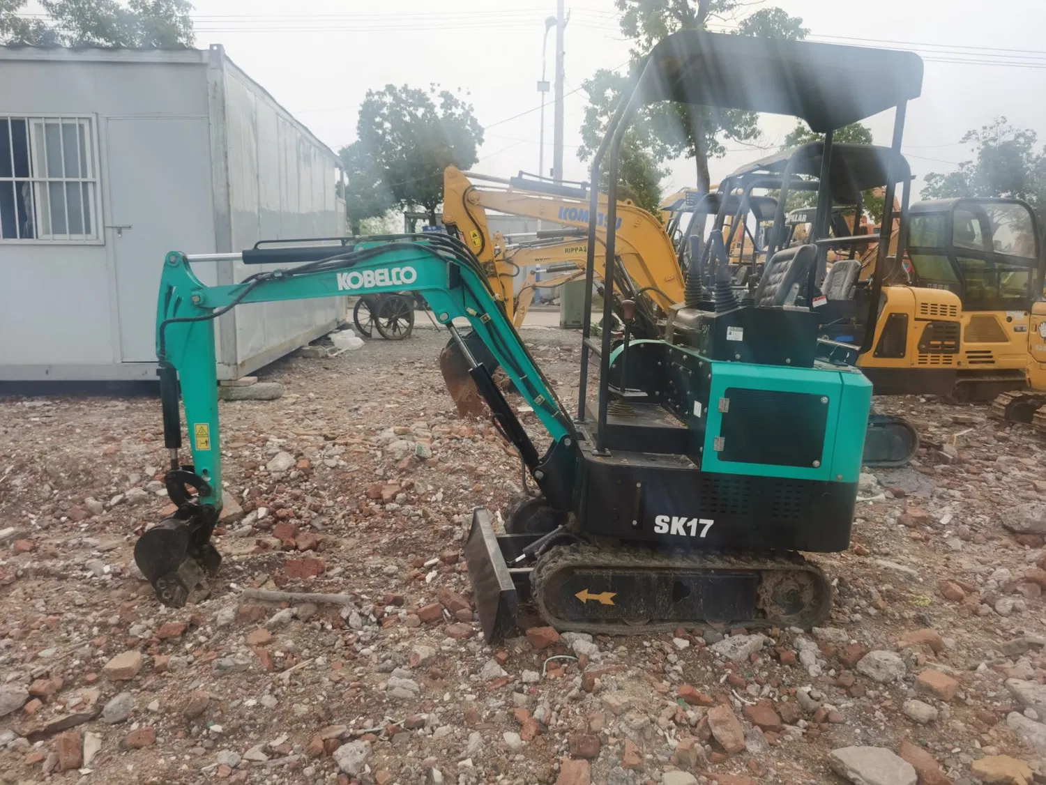 Excellent Working Condition Used Kobelco Sk17 Crawler Excavator in High Efficiency with Reasonable Price for Sale.