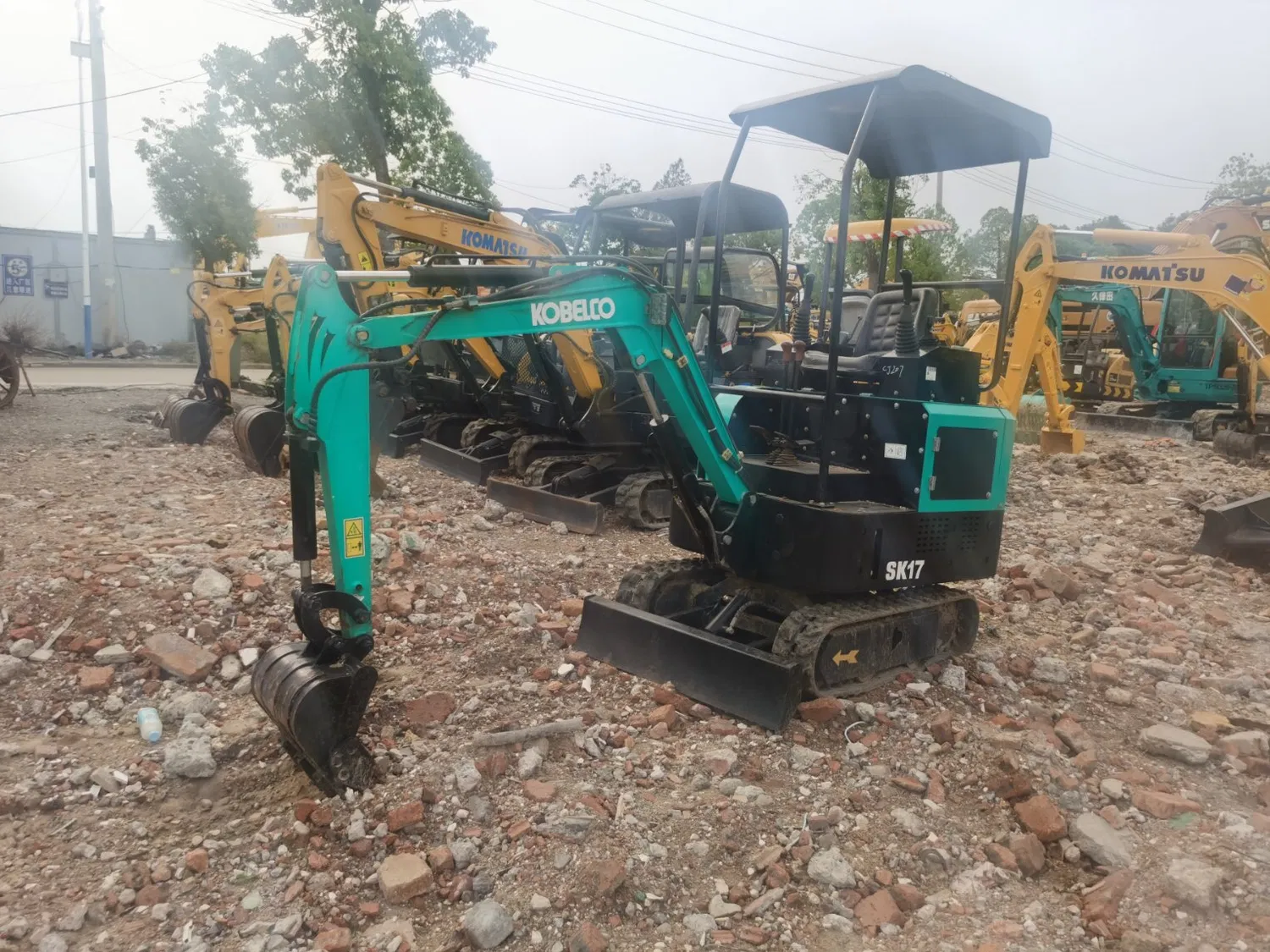 우수한 작업 조건은 합리적인 가격의 고효율 Kobelco Sk17 크롤러 굴삭기를 사용했습니다.